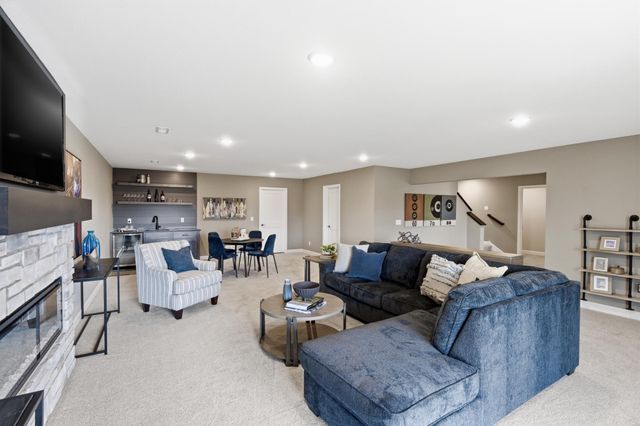 916 Kepler Avenue NE, Hanover, MN 55341
