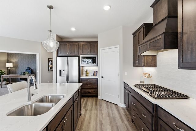 916 Kepler Avenue NE, Hanover, MN 55341