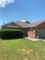 1324 Sierra Blanca Drive, Fort Worth, TX 76028