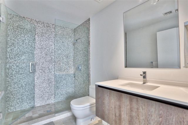 88 SW 7th St 3805, Miami, FL 33130