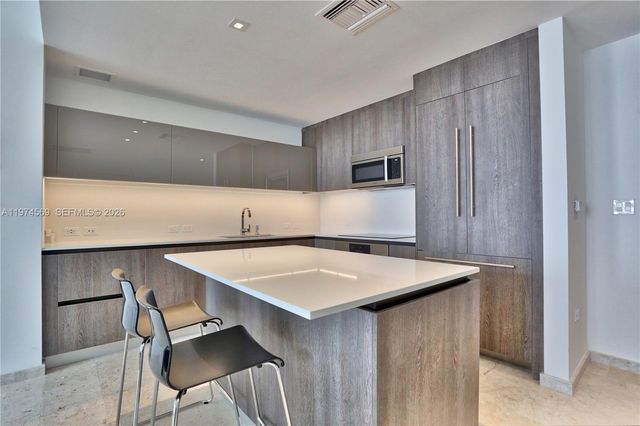 88 SW 7th St 3805, Miami, FL 33130