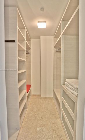 88 SW 7th St 3805, Miami, FL 33130