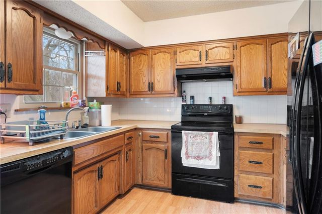 4800 N Bellaire Avenue, Kansas City, MO 64119