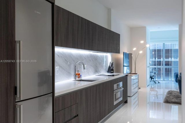 851 NE 1st Avenue 503, Miami, FL 33132