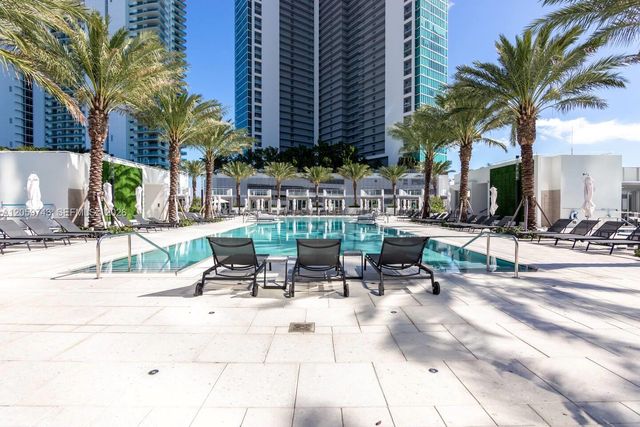 851 NE 1st Avenue 503, Miami, FL 33132