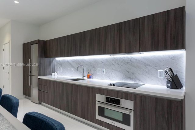 851 NE 1st Avenue 503, Miami, FL 33132