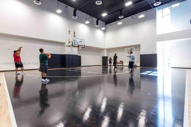 851 NE 1st Avenue 503, Miami, FL 33132