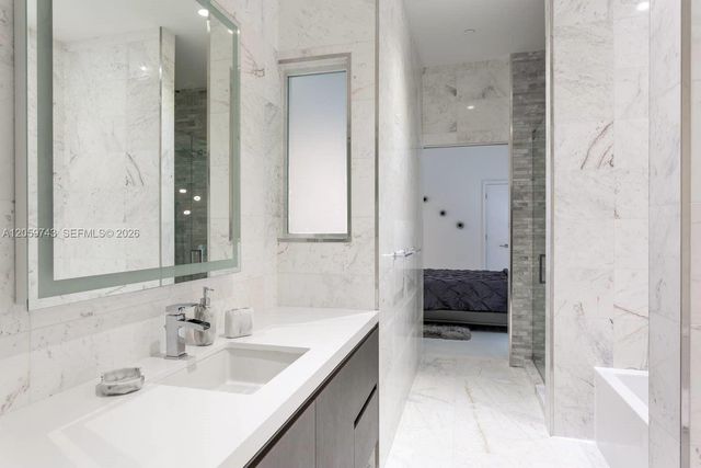851 NE 1st Avenue 503, Miami, FL 33132