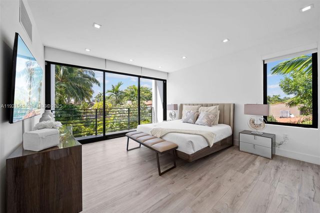 4740 Alton Rd, Miami Beach, FL 33140