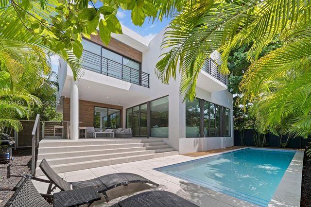 4740 Alton Rd, Miami Beach, FL 33140