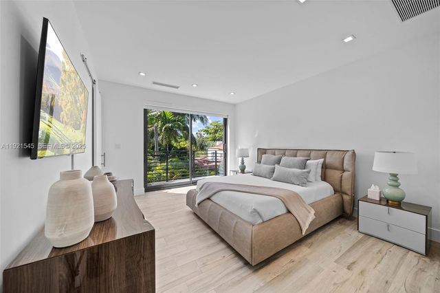 4740 Alton Rd, Miami Beach, FL 33140