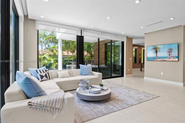 4740 Alton Rd, Miami Beach, FL 33140