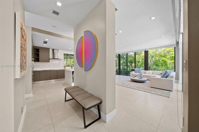 4740 Alton Rd, Miami Beach, FL 33140