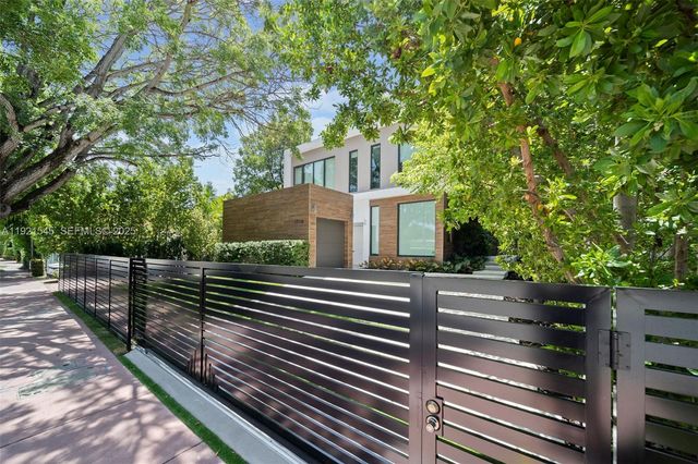 4740 Alton Rd, Miami Beach, FL 33140