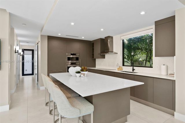 4740 Alton Rd, Miami Beach, FL 33140