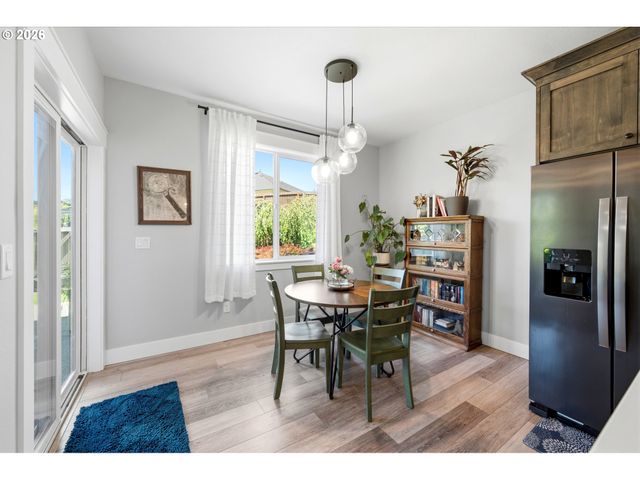 2846 Nw GEHLAR Rd, Salem, OR 97304