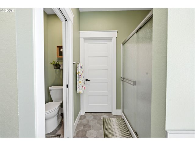 2846 Nw GEHLAR Rd, Salem, OR 97304