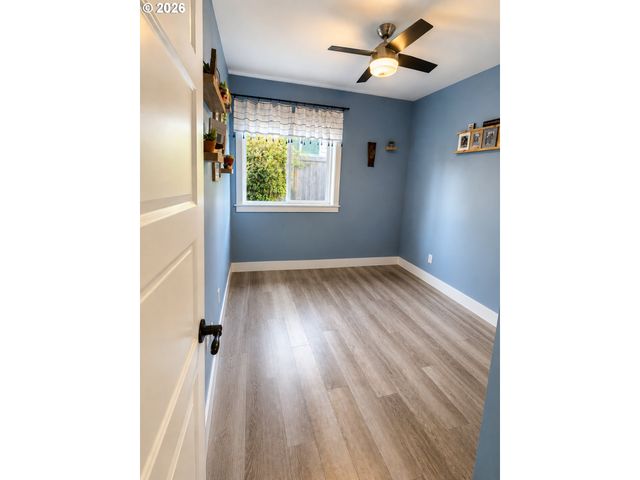 2846 Nw GEHLAR Rd, Salem, OR 97304