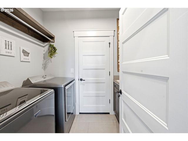 2846 Nw GEHLAR Rd, Salem, OR 97304