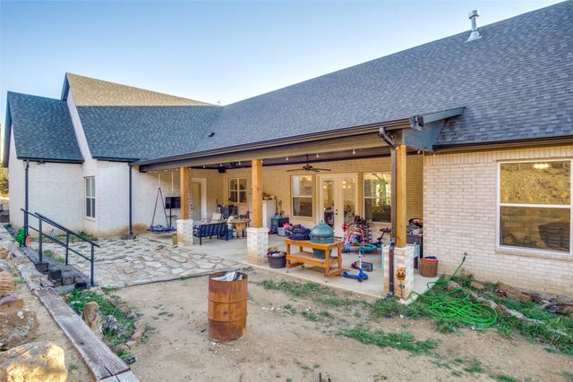 112 Wooded Acres Drive, Mineral Wells, TX 76067