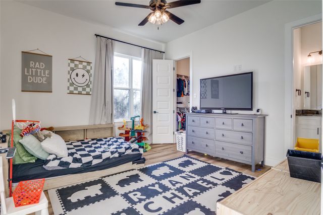 112 Wooded Acres Drive, Mineral Wells, TX 76067