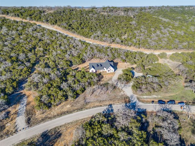 112 Wooded Acres Drive, Mineral Wells, TX 76067