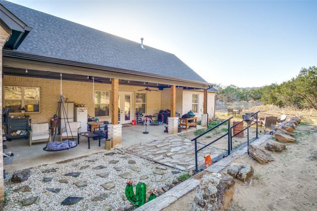 112 Wooded Acres Drive, Mineral Wells, TX 76067