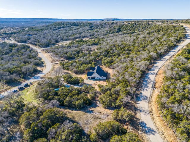 112 Wooded Acres Drive, Mineral Wells, TX 76067