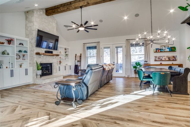112 Wooded Acres Drive, Mineral Wells, TX 76067
