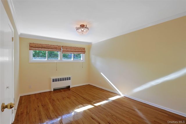 168 Glenmore Street, Williston Park, NY 11596