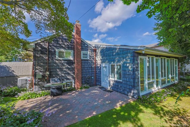 168 Glenmore Street, Williston Park, NY 11596