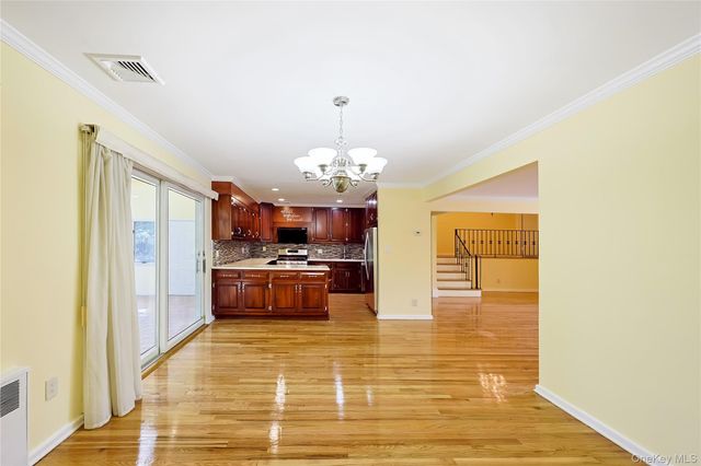168 Glenmore Street, Williston Park, NY 11596