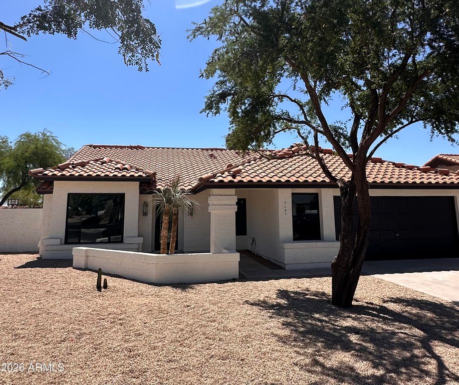 Image 1 of property listing at 4609 E PARADISE Lane, Phoenix, AZ 85032