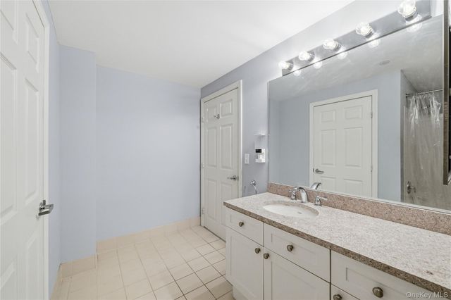 300 Mamaroneck Avenue 323, White Plains, NY 10604