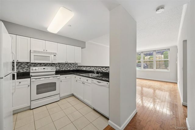 300 Mamaroneck Avenue 323, White Plains, NY 10604