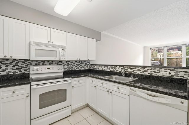 300 Mamaroneck Avenue 323, White Plains, NY 10604