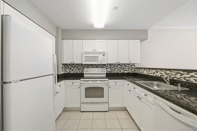 300 Mamaroneck Avenue 323, White Plains, NY 10604