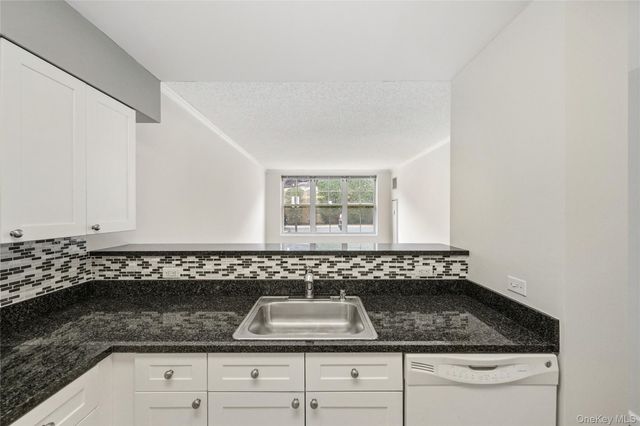 300 Mamaroneck Avenue 323, White Plains, NY 10604