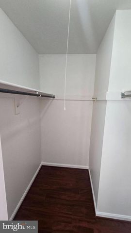 6152 STRASBURG DR, Centreville, VA 20121
