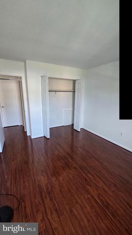6152 STRASBURG DR, Centreville, VA 20121