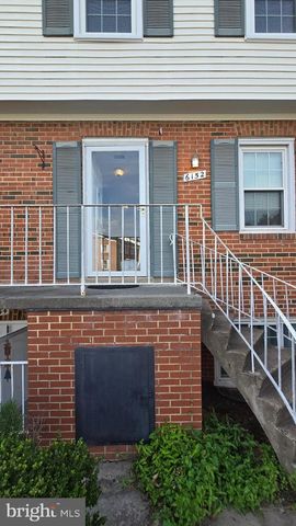6152 STRASBURG DR, Centreville, VA 20121