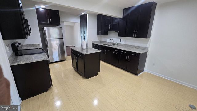 6152 STRASBURG DR, Centreville, VA 20121