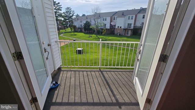 6152 STRASBURG DR, Centreville, VA 20121