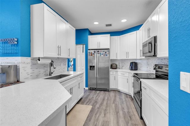 268 Conservation Dr, Weston, FL 33327