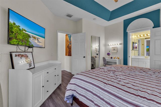 268 Conservation Dr, Weston, FL 33327