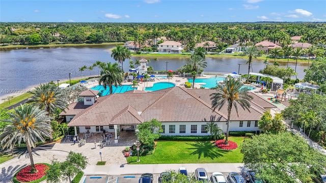 268 Conservation Dr, Weston, FL 33327