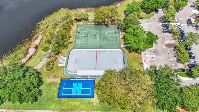 268 Conservation Dr, Weston, FL 33327
