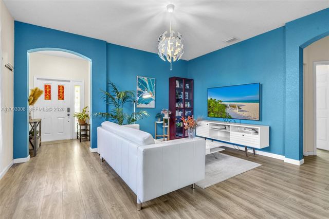 268 Conservation Dr, Weston, FL 33327
