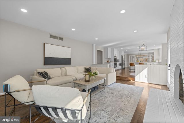 6125 WOODED RUN DR, Columbia, MD 21044