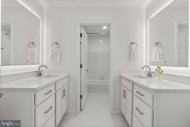 6125 WOODED RUN DR, Columbia, MD 21044